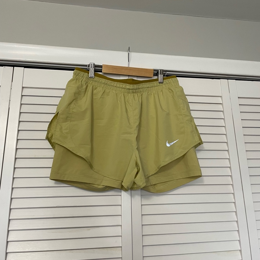 Nike Tempo Luxe Shorts